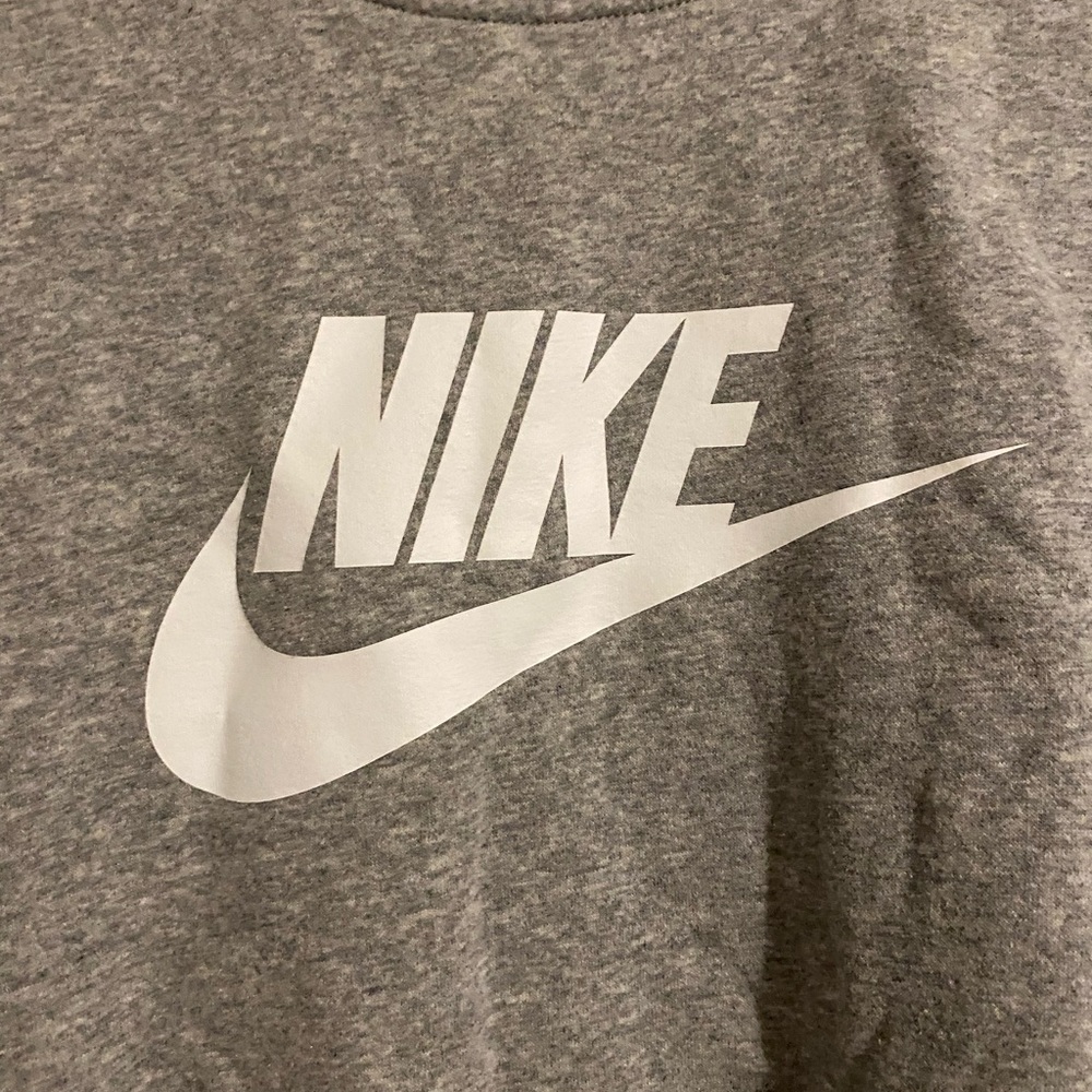 Nike youth Gray Sweater - Picture 2 of 4